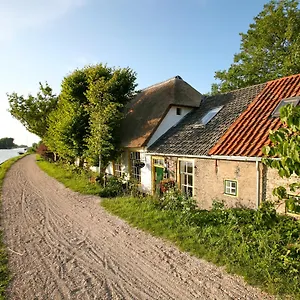 https://bb-rechthuis-van-zouteveen.zandvoort-hotels.com